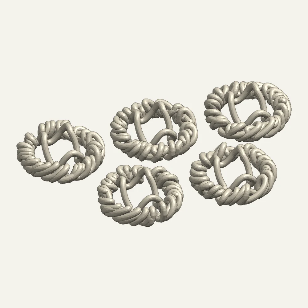 5 keping kerupuk mie, bentuknya beda-beda